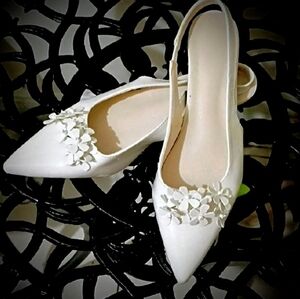 NIB🎁FREE GIFT INCLUDED🎁Elegant 3D Floral Women's Shoes Kitten Heel Slingback